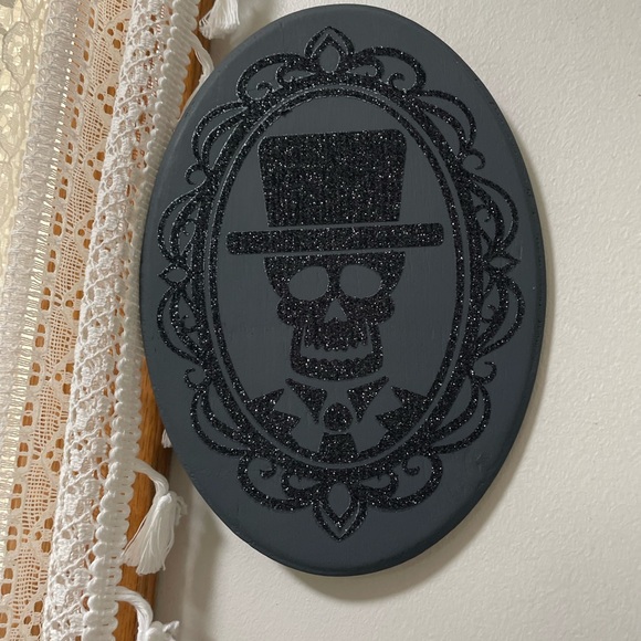 Handmade Wood Skull Decor (set of 4) - Picture 3 of 12